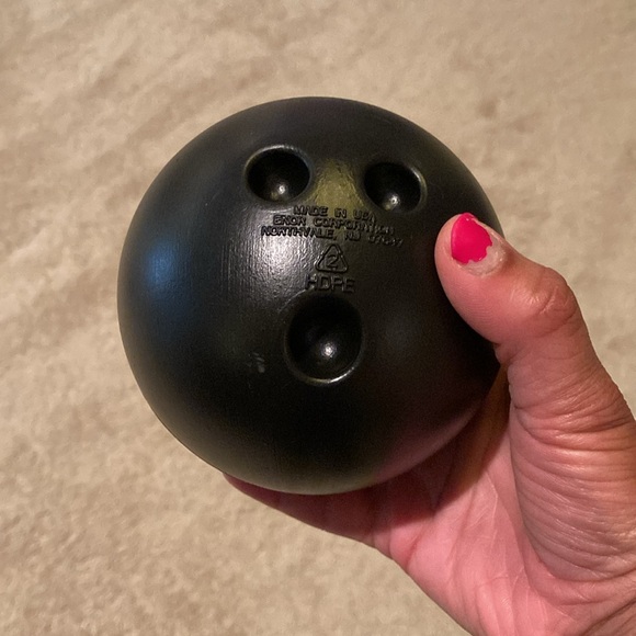 Bowling Pins for kids.Play indoors or outdoors. 6 pins.2 balls. Paw Patrol - Picture 11 of 14